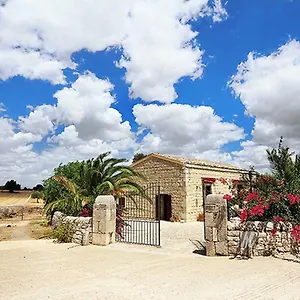 agriturismo-il-melograno-cannizzara.sicilyhotelsitaly.net/